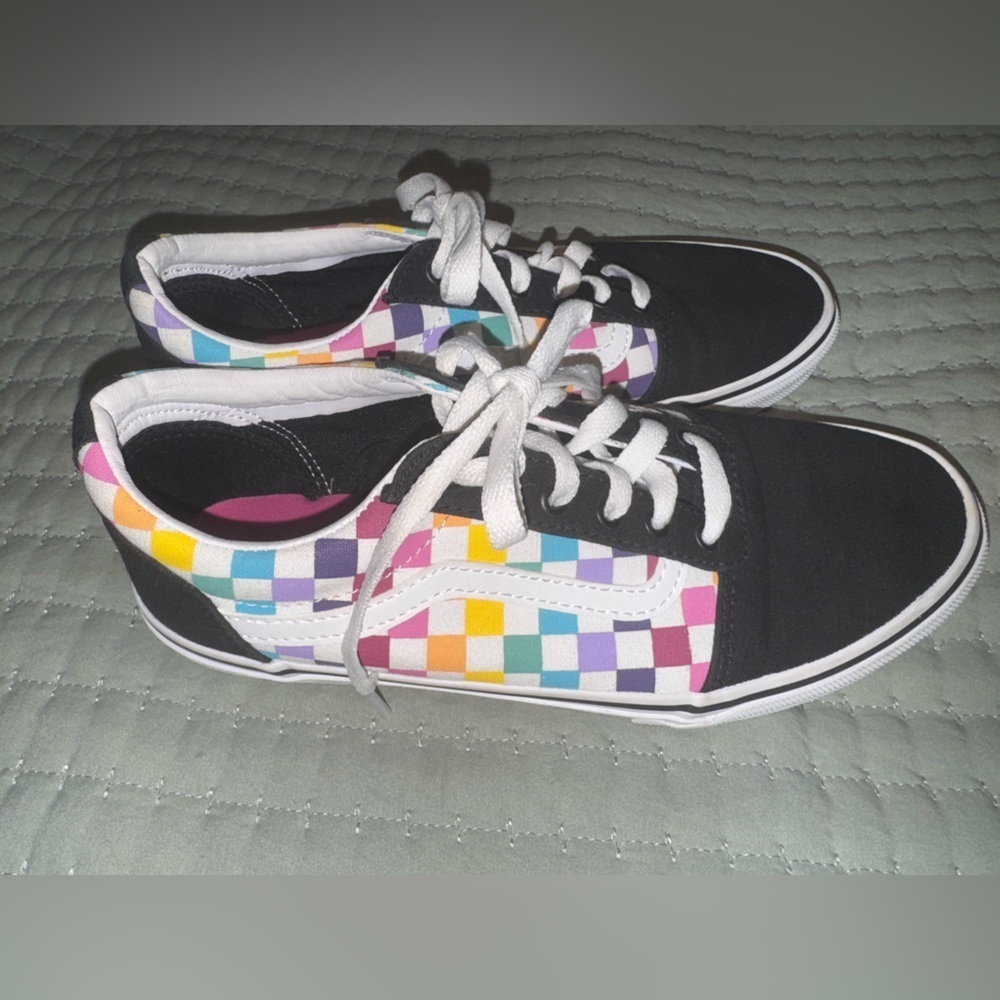 Vans Off the Wall Classic Checkered Rainbow Skate Shoes JUNIORS size 6